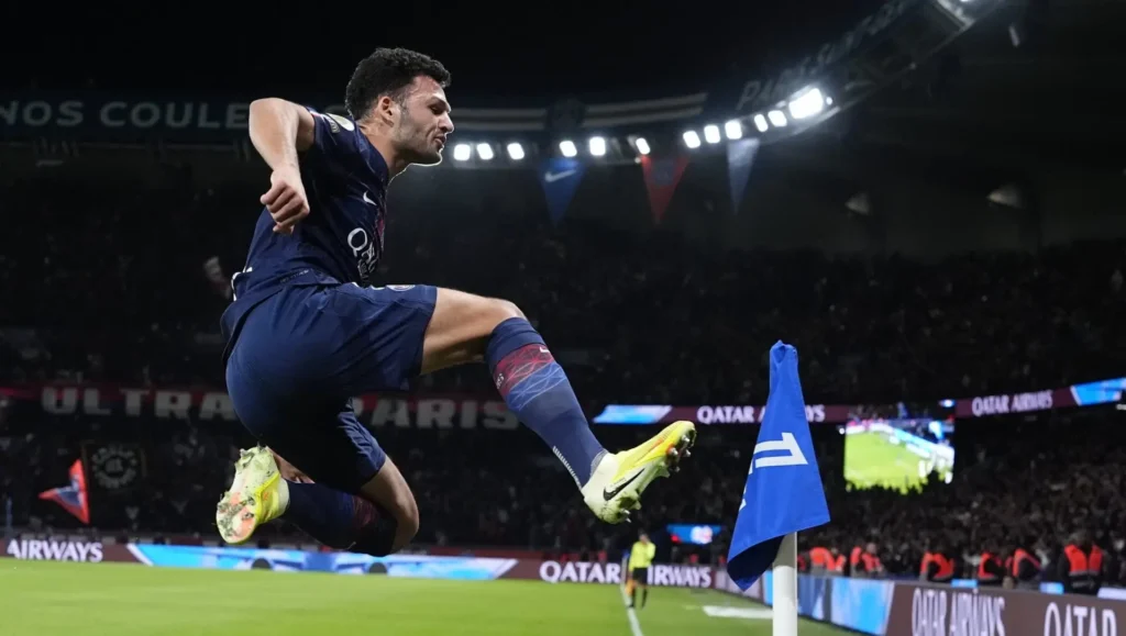 Gonçalo Ramos supera Kylian Mbappé e alcança recorde no PSG