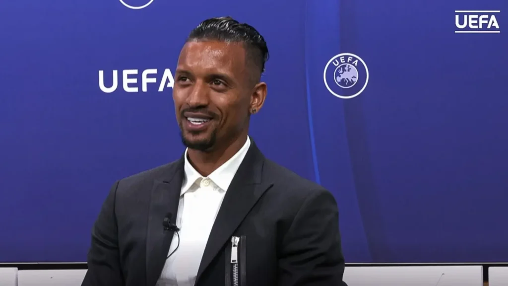 Nani comenta a fase complicada do Manchester United e sublinha: «É preciso um treinador com personalidade e com bons conhecimentos para mudar o jogo»